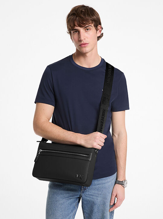 حقيبة ماسنجر إيديسون من جلد سافيانو متوسط الحجم michael kors حقيبة ماسنجر إيديسون من جلد سافيانو متوسط الحجم