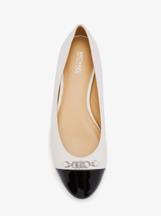 حذاء ريبيكا فليكس مسطح من الجلد michael kors حذاء ريبيكا فليكس مسطح من الجلد