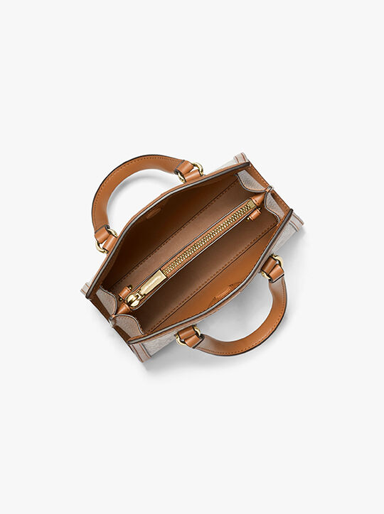 حقيبة شانتال صغيرة جدًا بشعار الماركة michael kors حقيبة شانتال صغيرة جدًا بشعار الماركة