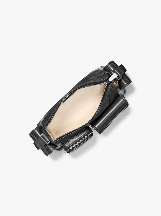 حقيبة كتف داكوتا صغيرة من الجلد michael kors حقيبة كتف داكوتا صغيرة من الجلد