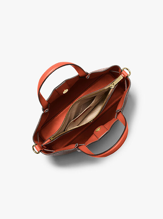 حقيبة كارسون صغيرة منقوشة بنقشة التمساح michael kors حقيبة كارسون صغيرة منقوشة بنقشة التمساح