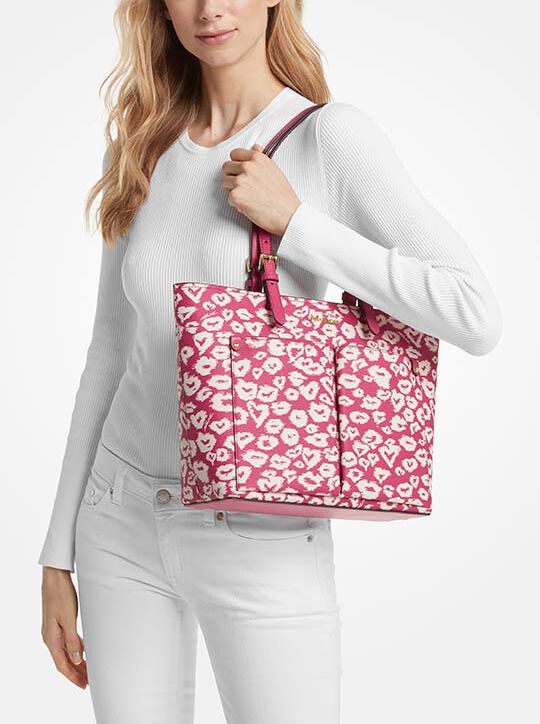 حقيبة حمل متوسطة الحجم بطباعة حيوانية michael kors حقيبة حمل متوسطة الحجم بطباعة حيوانية