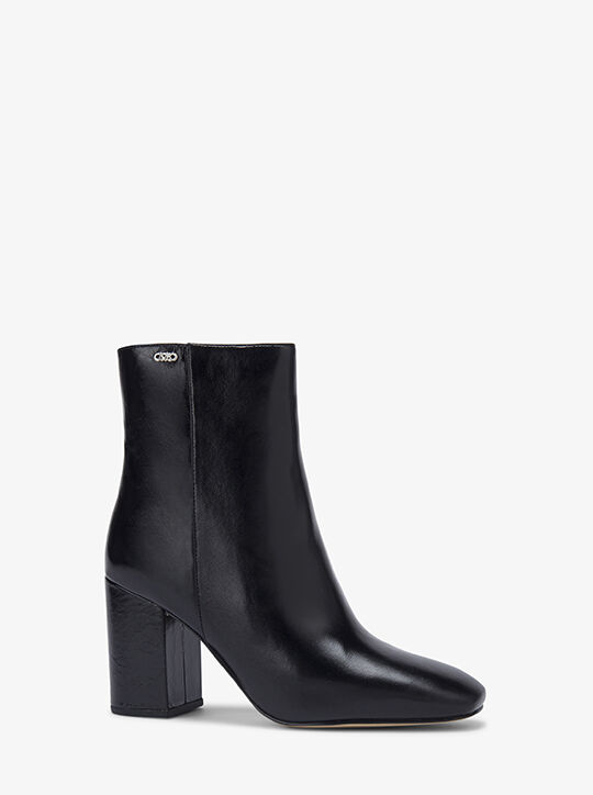 حذاء بيرلا من الجلد للكاحل michael kors حذاء بيرلا من الجلد للكاحل