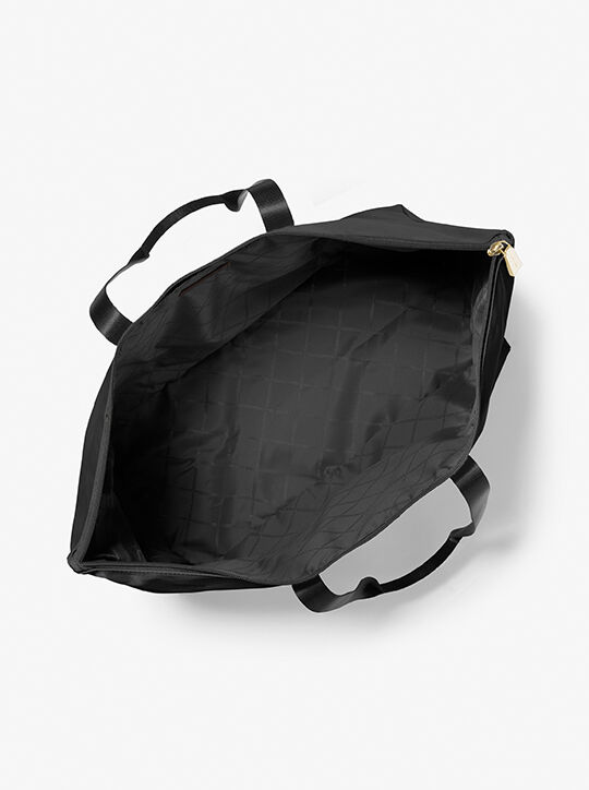 حقيبة نايلون جبردين جيت سيت ترافيل كبير 2 في 1 michael kors حقيبة نايلون جبردين جيت سيت ترافيل كبير 2 في 1