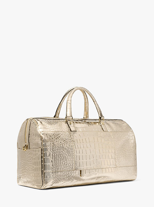 حقيبة بيدفورد ترافيل لعطلة نهاية الأسبوع من الجلد المنقوش بجلد التمساح كبيرة جدًا michael kors حقيبة بيدفورد ترافيل لعطلة نهاية الأسبوع من الجلد المنقوش بجلد التمساح كبيرة جدًا