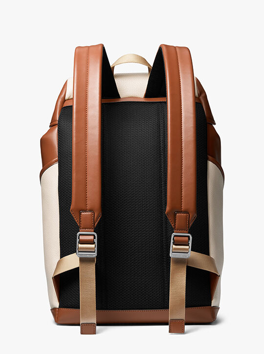 حقيبة ظهر كوبر سبورت من الجلد المرصع بالحصى michael kors حقيبة ظهر كوبر سبورت من الجلد المرصع بالحصى