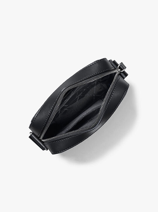 حقيبة طيران كوبر بولكا دوت michael kors حقيبة طيران كوبر بولكا دوت