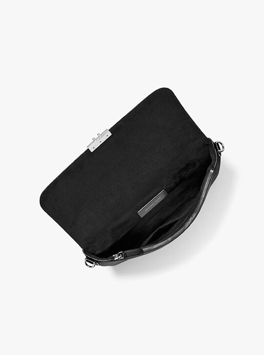 حقيبة هدسون الجلدية المرصوفة بالحصى michael kors حقيبة هدسون الجلدية المرصوفة بالحصى