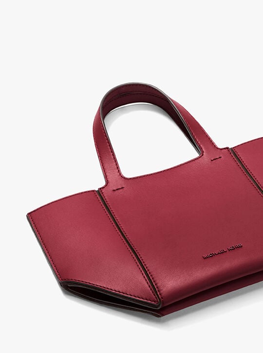 حقيبة جوردي جلدية صغيرة michael kors حقيبة جوردي جلدية صغيرة