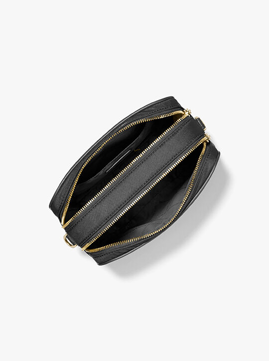 michael kors حقيبة براينت متوسطة الحجم من النايلون لحمل الكاميرا