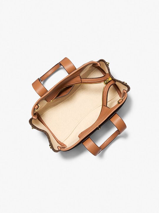 حقيبة كروس بودي رومي صغيرة جدًا بشعار الماركة michael kors حقيبة كروس بودي رومي صغيرة جدًا بشعار الماركة