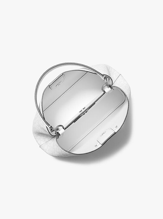 حقيبة كتف برات صغيرة بشعار الماركة michael kors حقيبة كتف برات صغيرة بشعار الماركة