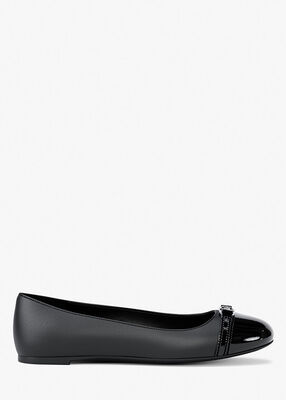 michael kors حذاء موكاسين ماندي جلدي