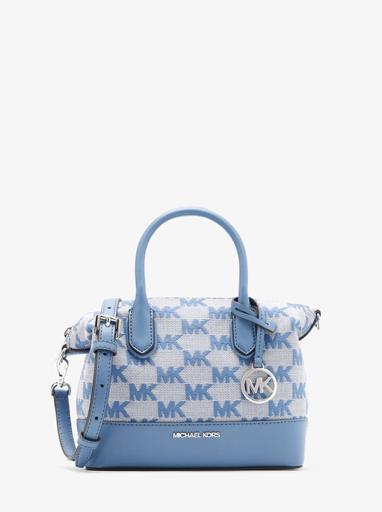 حقيبة هايد جاكار صغيرة بشعار الماركة michael kors حقيبة هايد جاكار صغيرة بشعار الماركة