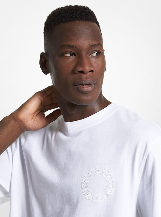 تي شيرت قطن بشعار الماركة michael kors تي شيرت قطن بشعار الماركة