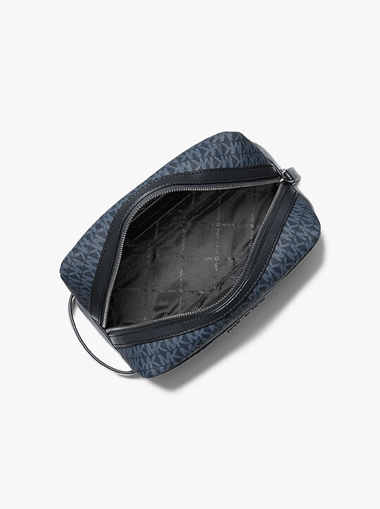 مجموعة سفر بشعار الماركة michael kors مجموعة سفر بشعار الماركة