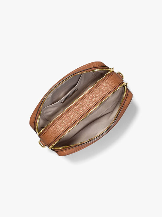 michael kors حقيبة كروسبودي براينت متوسطة الحجم من الجلد المحبب