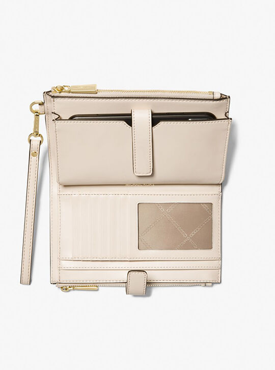 محفظة هاتف ذكي جيت سيت كبيرة بشعار الماركة michael kors محفظة هاتف ذكي جيت سيت كبيرة بشعار الماركة