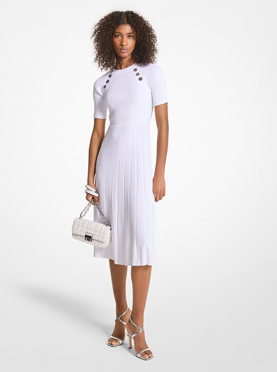 فستان ميدي بأزرار من نسيج محبوك مضلع michael kors فستان ميدي بأزرار من نسيج محبوك مضلع