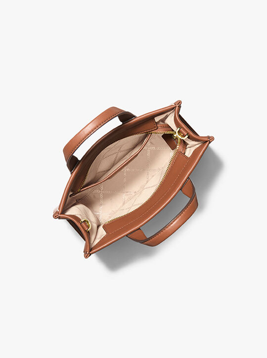 حقيبة جيجي ماسنجر جلدية صغيرة مخيطة michael kors حقيبة جيجي ماسنجر جلدية صغيرة مخيطة