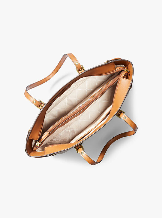 حقيبة فوييجر متوسطة الحجم بشعار الماركة michael kors حقيبة فوييجر متوسطة الحجم بشعار الماركة