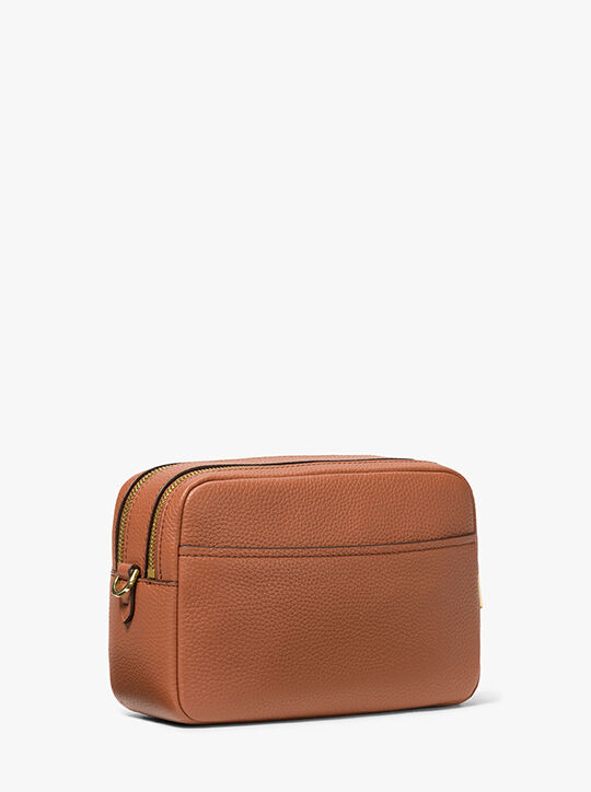 michael kors حقيبة كروسبودي براينت متوسطة الحجم من الجلد المحبب