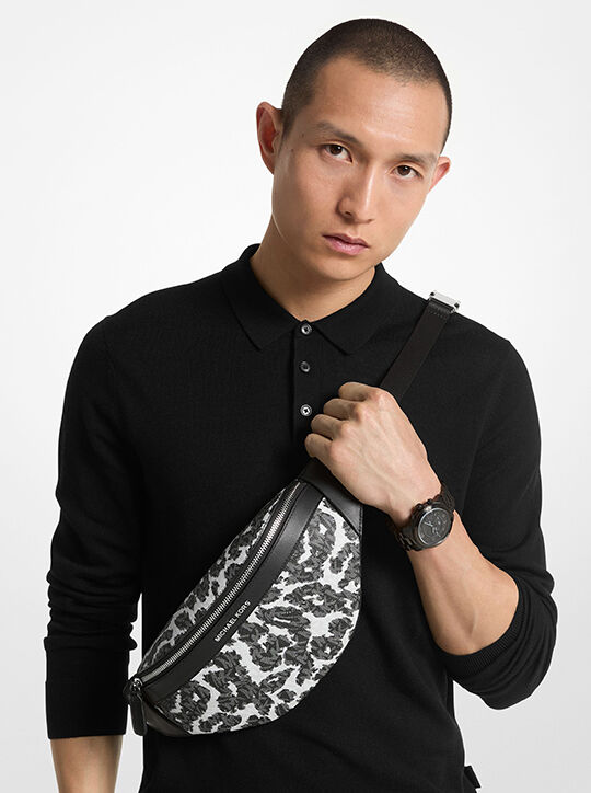 حقيبة كتف هدسون ليوبارد بشعار الماركة michael kors حقيبة كتف هدسون ليوبارد بشعار الماركة