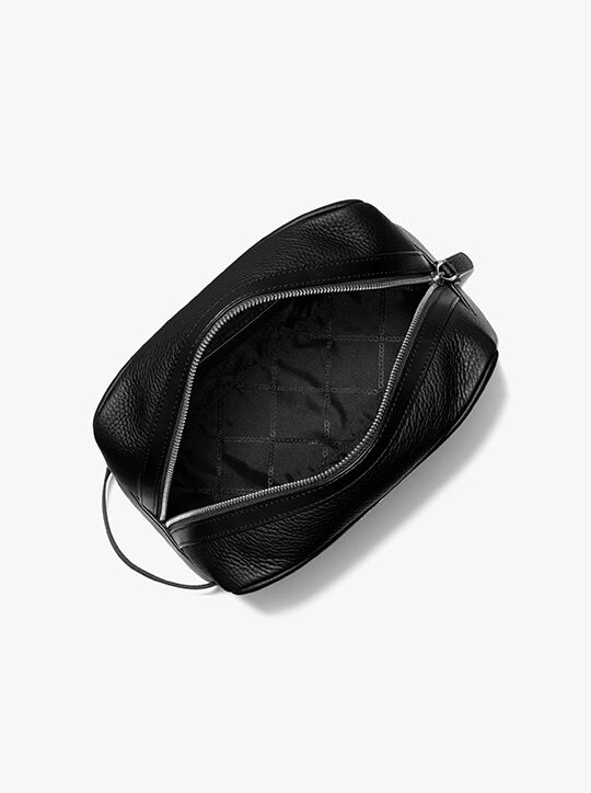 michael kors حقيبة سفر هدسون جلدية مرصوفة بالحصى