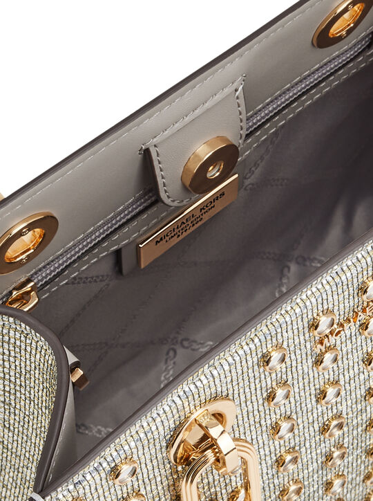 حقيبة سينثيا سايز ذات الإصدار المحدود والمزينة بسلسلة شبكية لامعة
