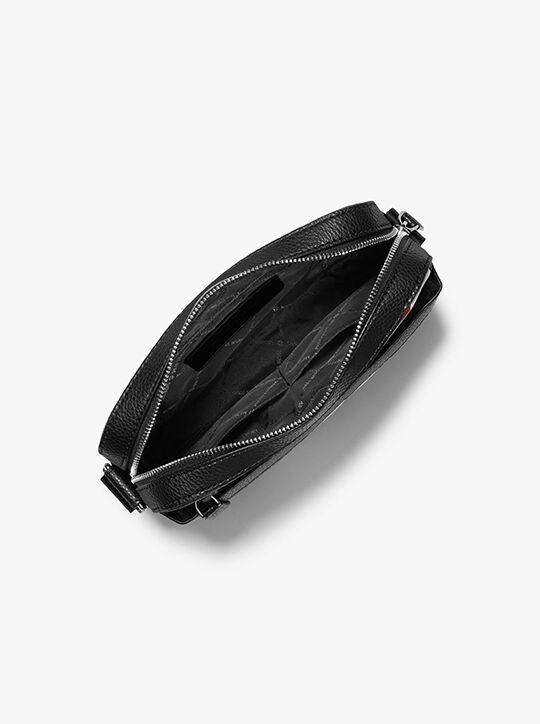 حقيبة كروسبودي كوبر جلدية مخططة وجلد صناعي michael kors حقيبة كروسبودي كوبر جلدية مخططة وجلد صناعي