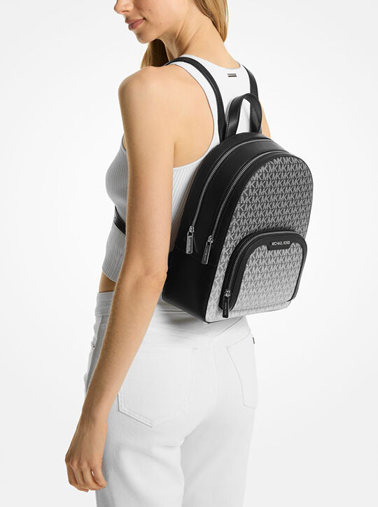 حقيبة ظهر جايسي أومبري متوسطة الحجم بشعار الماركة michael kors حقيبة ظهر جايسي أومبري متوسطة الحجم بشعار الماركة