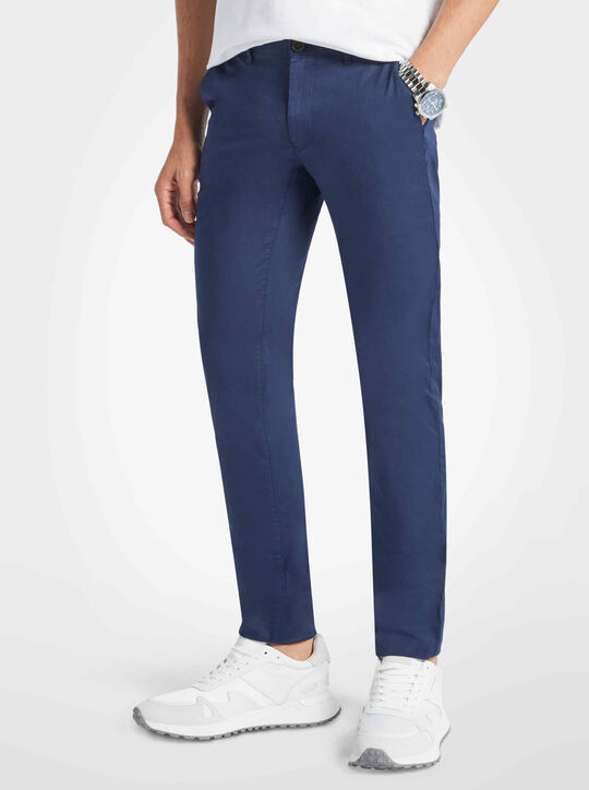 بنطال تشينو مصنوع من القطن المرن بقصة ضيقة michael kors بنطال تشينو مصنوع من القطن المرن بقصة ضيقة