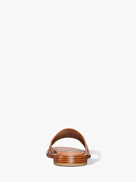 صندل هانا جاكار بشعار الماركة michael kors صندل هانا جاكار بشعار الماركة